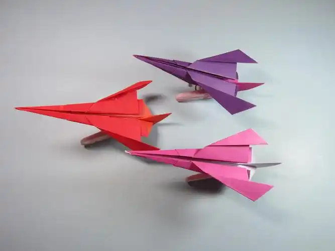 趣味手工折纸飞机视频,一张纸折出超酷的星际战斗机