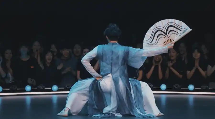 被魏伸洋,魏伸洲,刘宇,宋继扬等的舞扇帅翻了!by爱剪辑爱粉"新水冰"