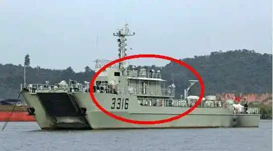 解放军074a型登陆舰批量化生产采用双体设计美海军都不淡定了