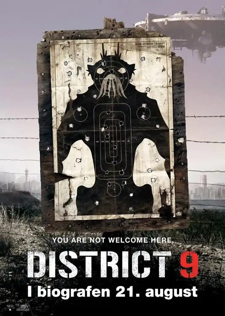 恐怖电影90《第九区》外星生物类科幻恐怖电影,外星飞船坠落地 - 抖