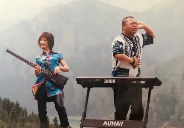 初恋吸毒,再恋恩师被"小三",斯琴格日乐的坎坷情史