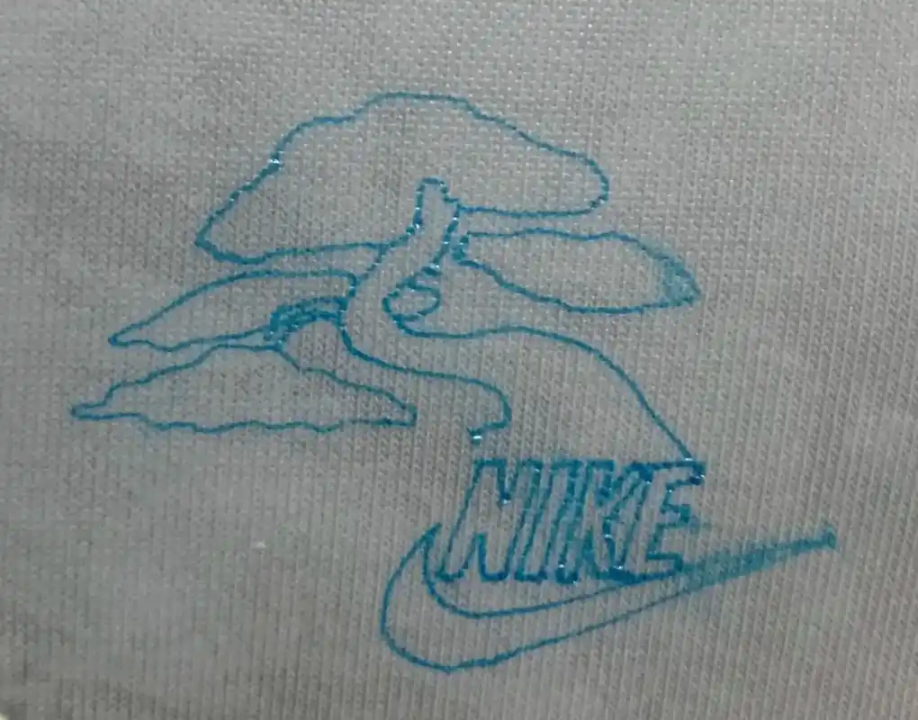 nike树刺绣diy教程01.材料准备:布料,绣绷,水溶纸, - 抖音