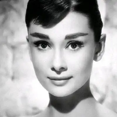 奥黛丽赫本头像高清黑白