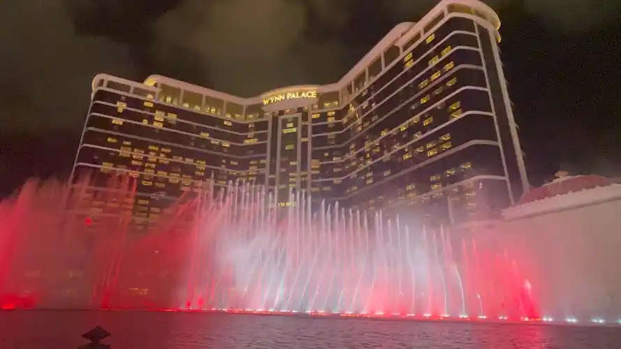 澳门永利皇宫喷泉表演《龙的传人》