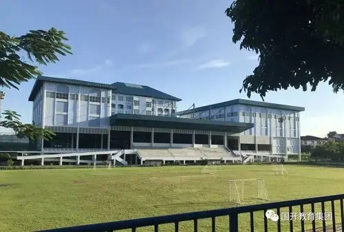 校园风景泰国宋卡王子大学是泰国一所国立大学,位于世界著名的普吉岛