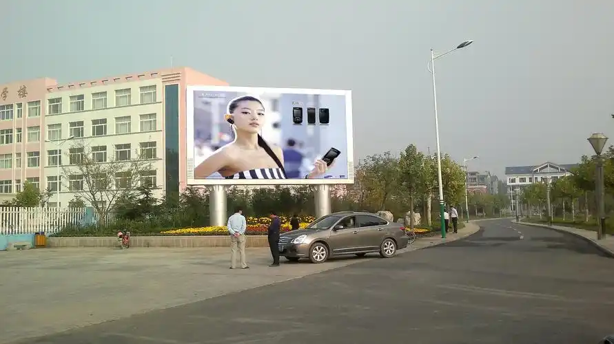 菏泽火车站led单色屏显示项目