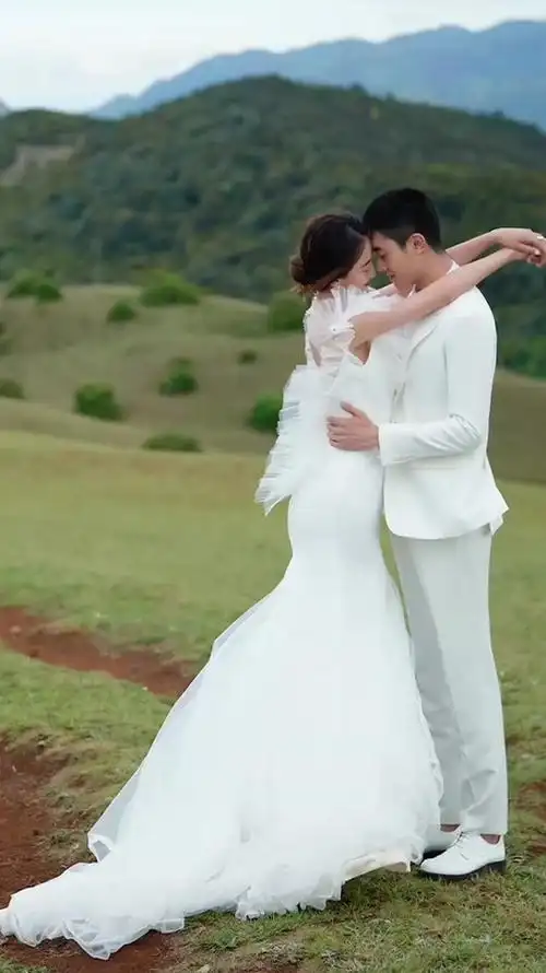 婚纱照幕后#史蒂文的求生欲很强!夸得苗苗内心乐开了花