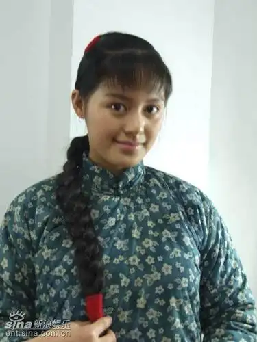 红灯记铁梅被人欺何政军新婚冷落娇妻