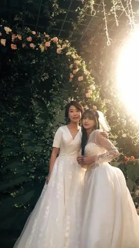 组图:程潇婚纱造型身材凹凸有致 笑称1111万粉丝显得太孤单