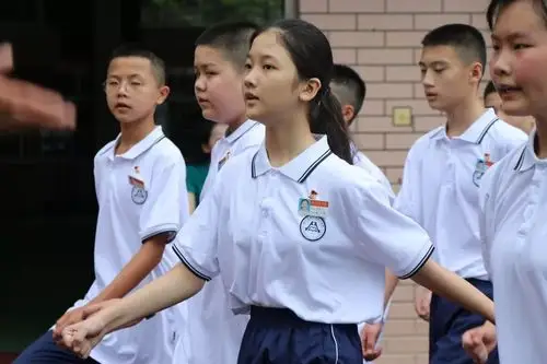 汗水作墨共筑军魂温州第八中学2019级新生列队训练