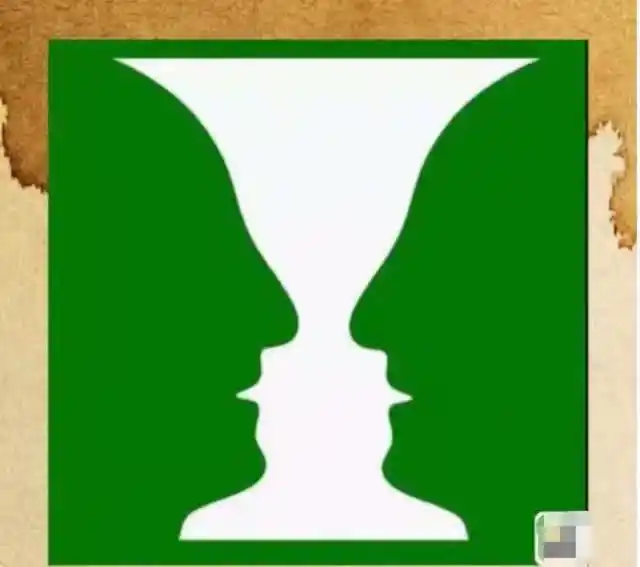 4张让人"视觉大乱"的错觉图,薄如纸的公路,狗和人傻傻分不清