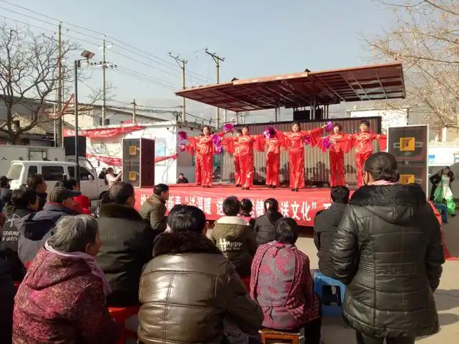 姚村镇迎新春十九大精神进农村寨底专场文艺演出