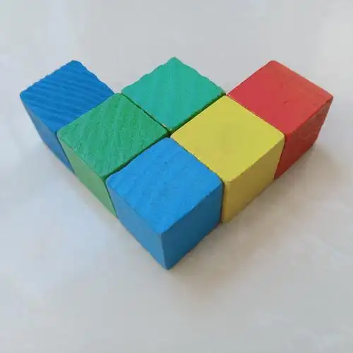 用6个正方体摆成的几何体.