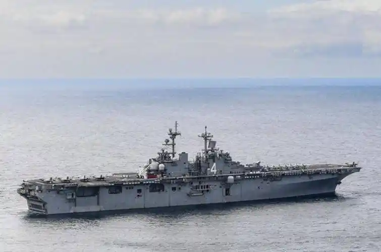 原创美军王牌两栖攻击舰刚出维修厂就趴窝美国海军怎么这么拉了