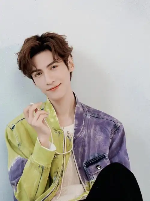 罗云熙生日写真