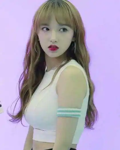 在每一次程潇出场的时候可以说她的颜值,她的身材是能够引起很多人