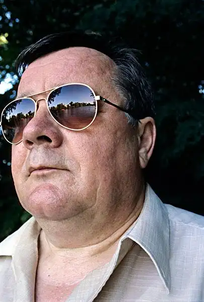 双下巴图片_全景网