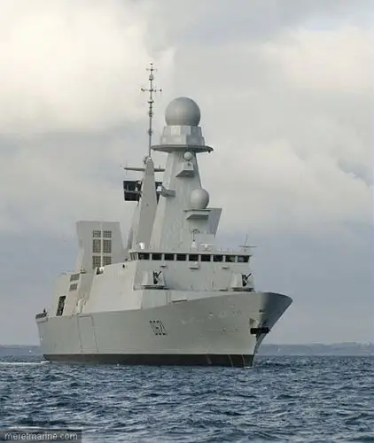 法国海军接收第二艘地平线级隐身驱逐舰图