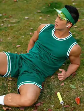 artn阿特男:#boys artn##摄影#jqvision转发微博2022-7-11来自 小米8