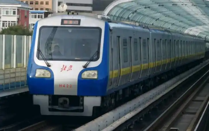 【北京地铁】北京地铁13号线上行dkz5-h422列车进五道口站