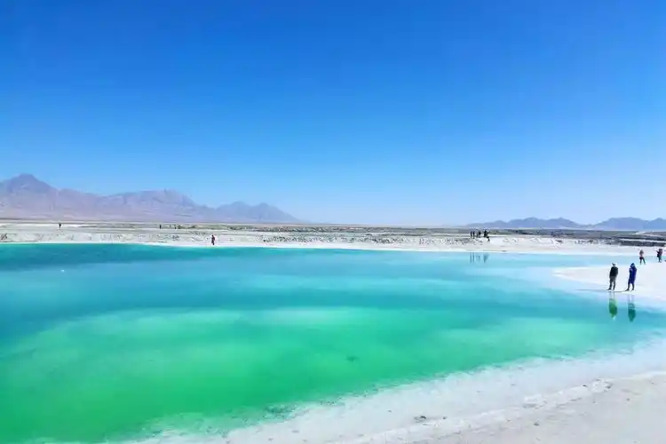 青海网红景区翡翠湖,美丽壮观.
