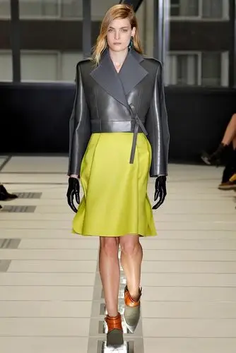 演绎科技复古时尚balenciaga2012秋冬发布