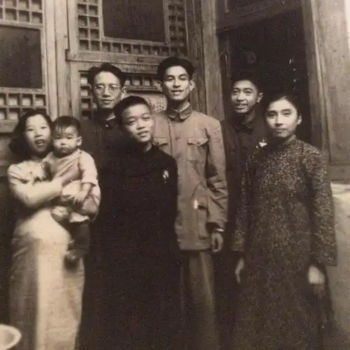 西湖啤酒,天目山笋干……老杭州人熟悉的知名商标,竟都出自他的手!