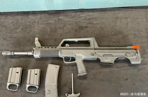 由于95式自动步枪所使用的5.