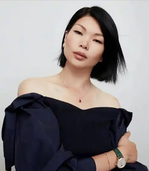 "中国第一丑模"吕燕,逆袭国际超模嫁法国豪门,儿子颜值超高_比赛_长相