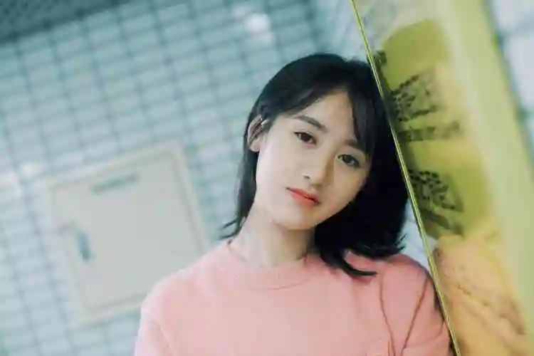 电脑壁纸4k短发欧美女明星isabela merced高清电脑壁纸5k美女cosplay