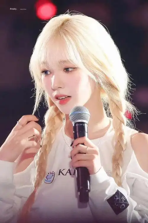 染了秦岚同款浅金发皮肤亮了几个度