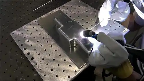 用tig焊接铝加工技术来做一个漂亮的汽车标志