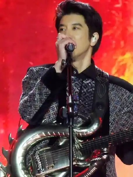 王力宏#94#王力宏华语乐坛顶配一体机#    巴哈姆特和天地龙鳞九滗