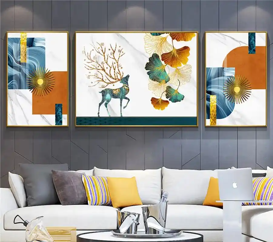 客厅沙发三联画.轻奢风银杏叶麋鹿大气三联晶瓷装饰画选画记得 - 抖音