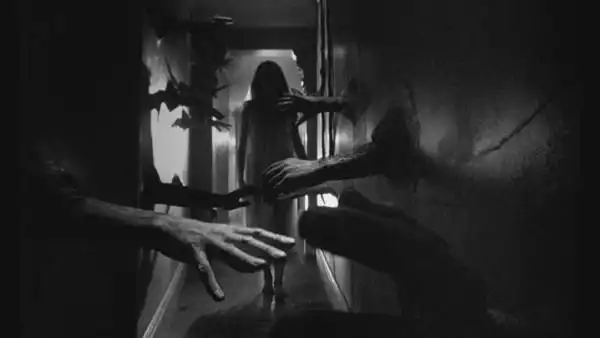 3则美国都市传说让你吓破胆,今晚睡前记得看看床底.