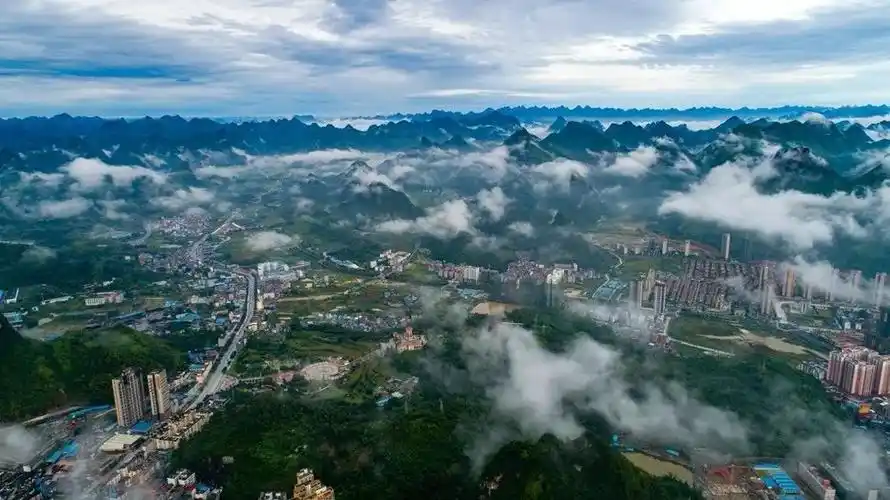 鸟瞰金城江城区 金城江区脱贫攻坚