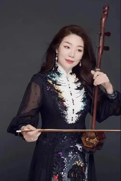 二胡名家宋飞携手中国乐派国乐团 奏响《巾帼》