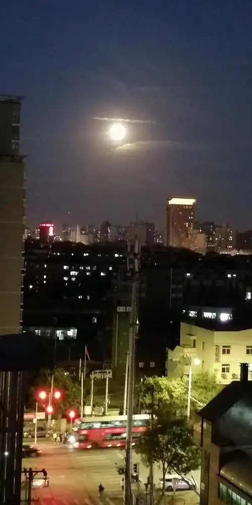 窗前明月几时有,又到中秋月正圆.