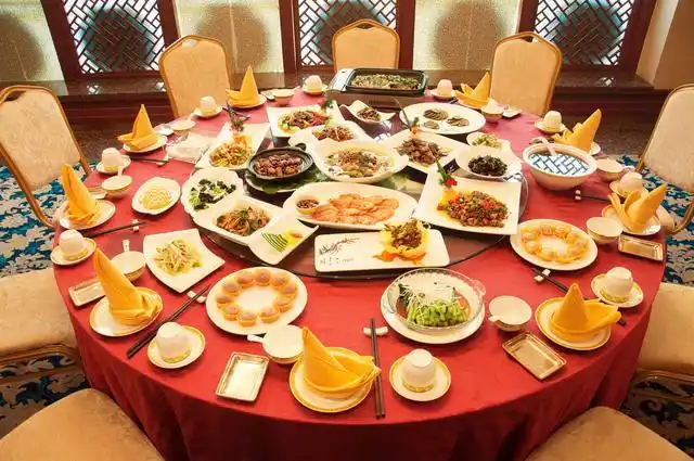 商务宴请如何点菜,商务宴请如何点菜 11-12个人(让客人先点是大忌)