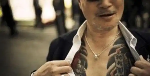 原创他是太原黑帮大佬18岁敢拿斧头砍人23岁因一件事名声大噪