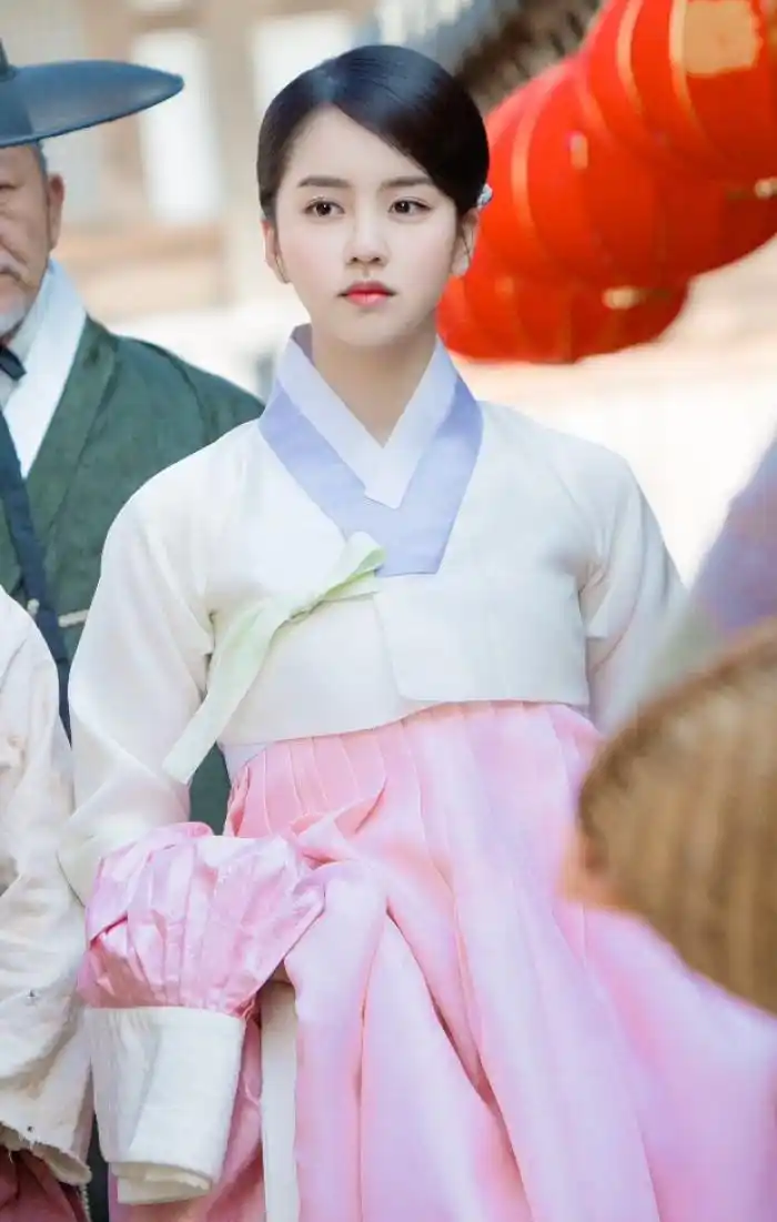 韩国童星金所炫,金裕贞,金赛纶,古装扮相pk,最有气质的是谁?