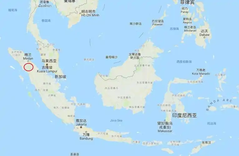 红圈所在的岛是印度尼西亚的苏门答腊岛沙摩西岛最大的岛中湖中岛面积