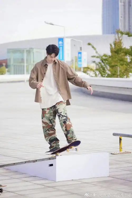 中国顶尖舞者推广大使##王一博滑板运动推广大使##王一博