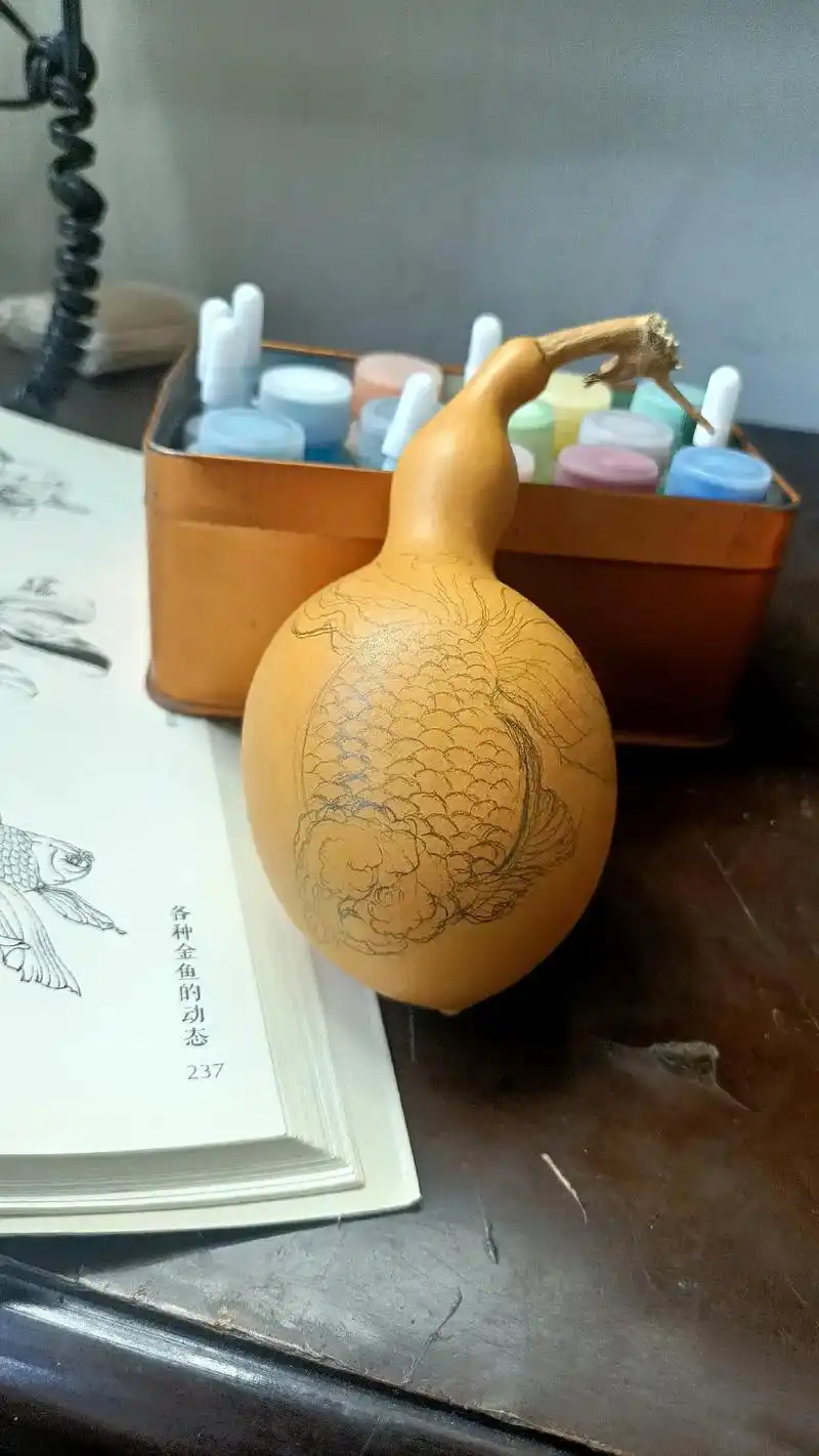 烙刻纹刺葫芦 纹身的鱼 "积善之家,必有余庆"#葫芦烙画  - 抖音