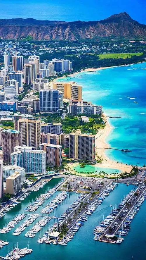 美国夏威夷州首府和重要港口城市因早期盛产檀香木被华人称为檀香山壹