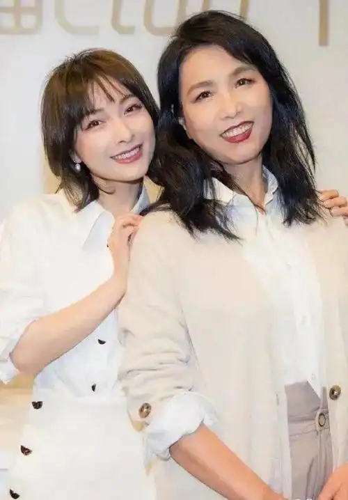 李颖女儿闵嘉欣是谁,《妈妈,你真好看》:妈妈不只是妈妈,她也是她自己