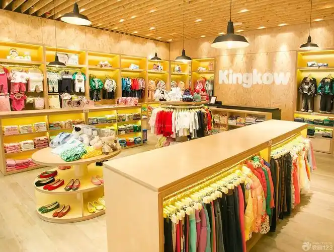 童装店铺简约吊灯装修效果图片