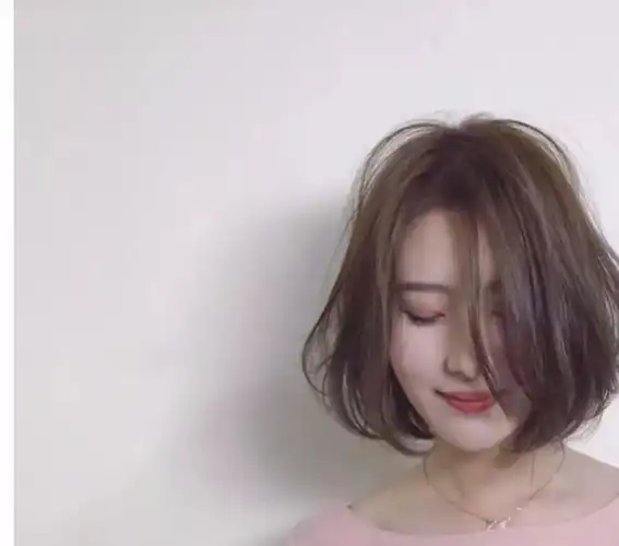 齐脖短发c勾烫,想要瘦脸的妹子来瞅瞅吧!