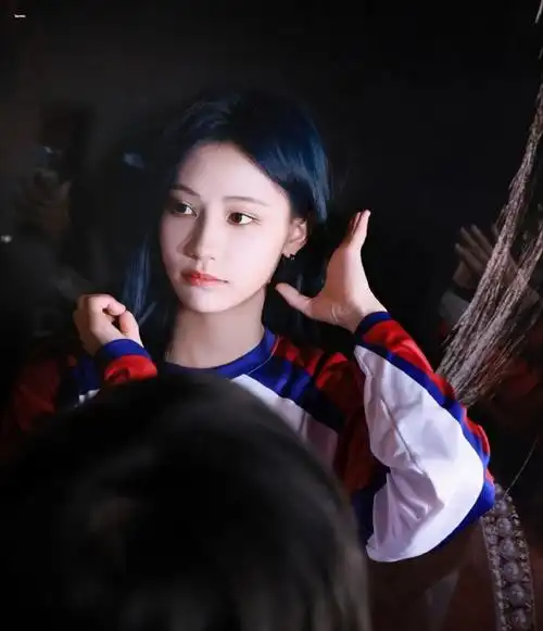 袁一琦深蓝渐变发色##袁一琦原创音乐人##袁一琦##今日星拍放送