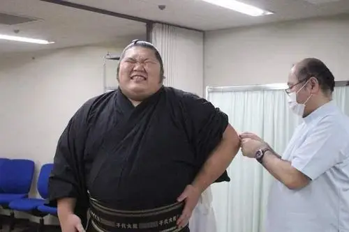 日本相扑打针,简直就是一个个活体"表情包"www